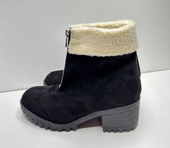 Bella Vita  Cable Lug Black Booties Faux Shearling Size 8.5 New