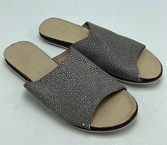 Coconuts by Matisse  slip on sandals grey pebbled size 7