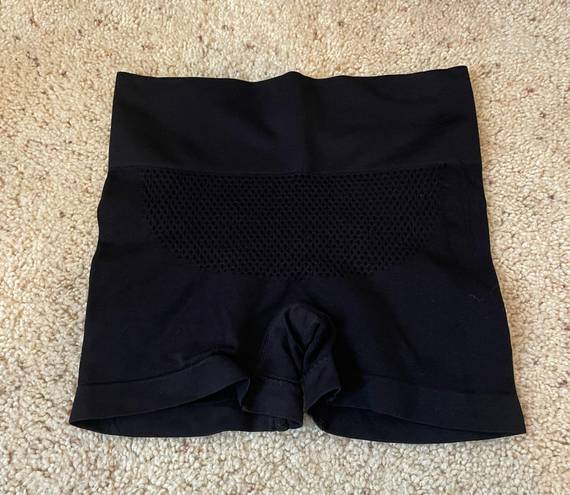 Gildan black gym shorts 