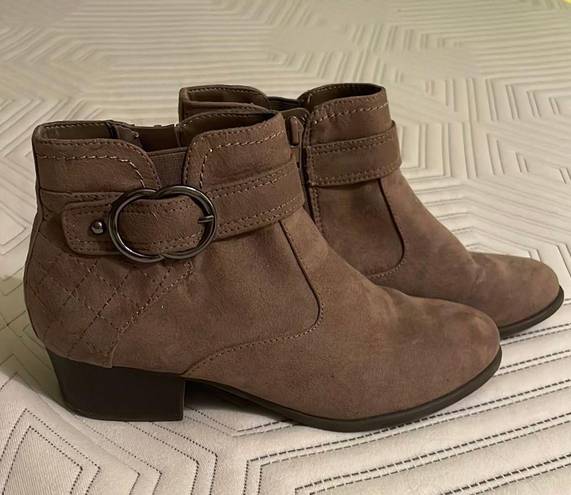 Unisa Beige Booties