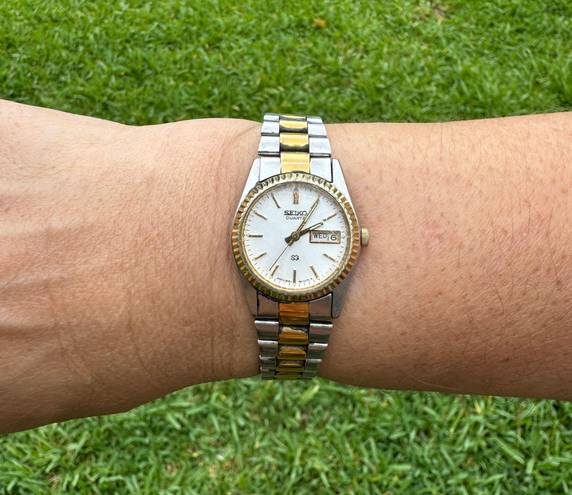 Seiko Vintage  SQ Women’s Two Tone W/Day/Date Wristwatch Water Resistant