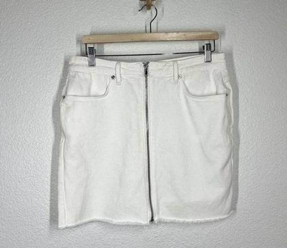 Good American  White Denim Mini Skirt 12/ 31 Exposed Full Zip Frayed