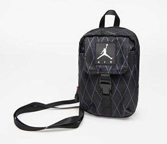 Nike Jordan Small Crossbody Bag Anti-Gravity Pouch (One Size, Black)