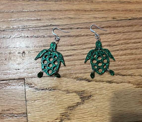 Turtle earrings Green