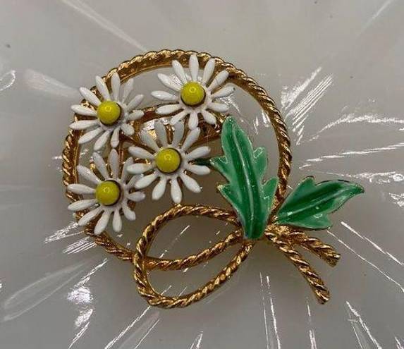 Daisy Vintage  Bouquet Brooch Pin