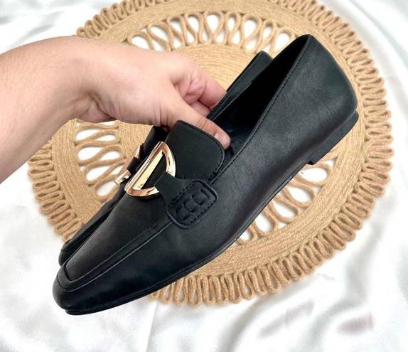 DKNY  Black Faux Leather Fern Loafers in Size 6.5