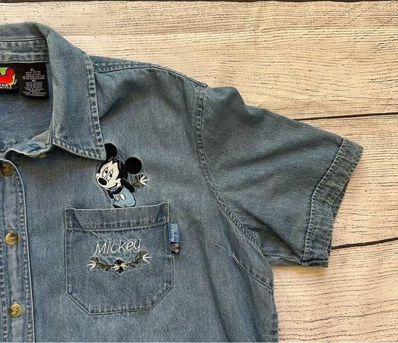 Disney Vintage XL embroidered Mickey jean button shirt sleeve shirt