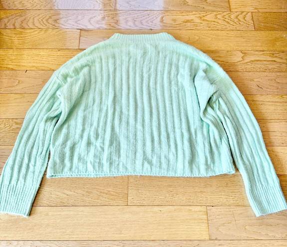 American Eagle Outfitters Green Cropped Sweater