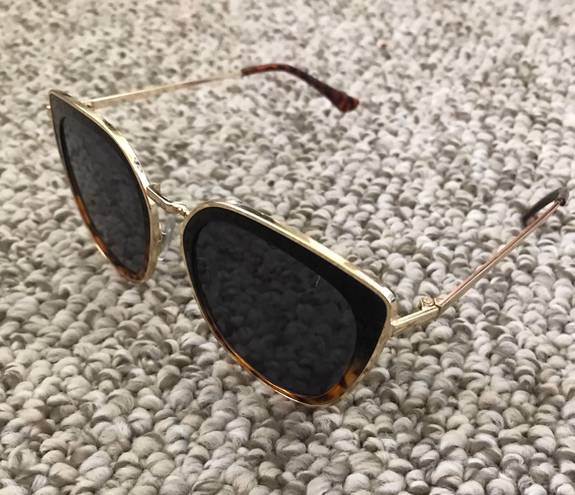 Carlos Falchi sunnies