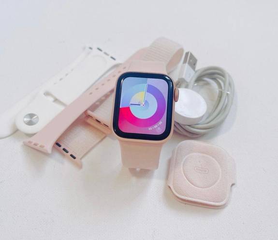 Apple  Watch Series 4 Rose Gold 40mm