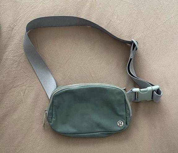 Lululemon  Everywhere Belt Bag 1L