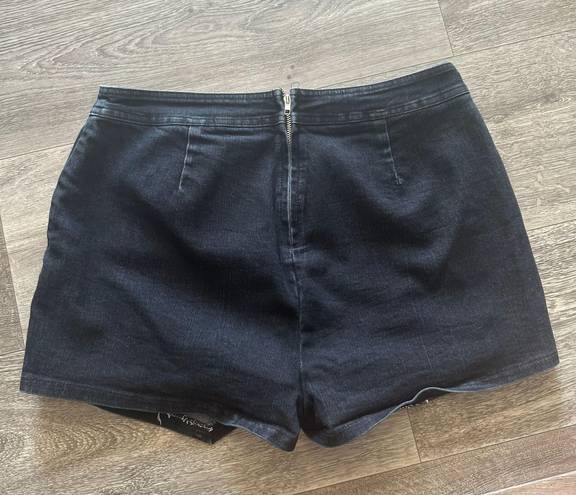 Boutique Black Denim Skort Size Large