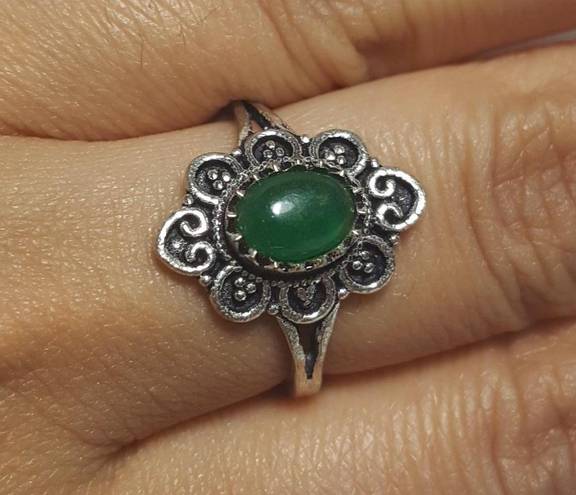 Onyx Green  sterling silver gemstone ring no stamp Ring size - 6.75