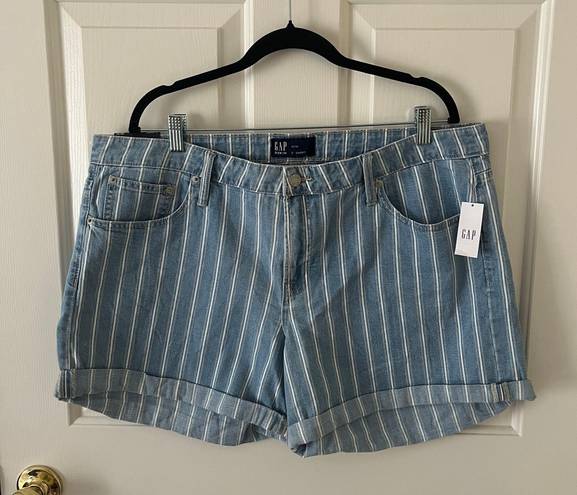 Gap 5” Shorts