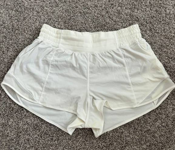 Lululemon Hotty Hot Short 2.5”