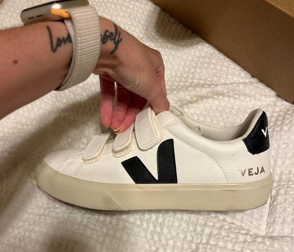 VEJA Recife Sneakers