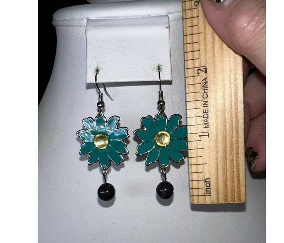 Daisy Vintage Enameled and Rhinestone Bead  Dangle Earrings