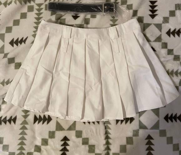 White Pleated Double Belt Skirt Size M