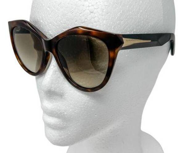 Givenchy  Cat Eye Oversized Sculptural Tortoise Sunglasses GV 7009/S w/ case