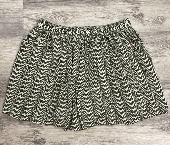 American Eagle Green & White Aztec Stripes Print Circle Mini Skirt Size Medium