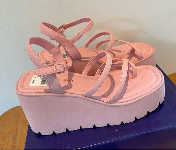 Madden Girl Steve Madden  Pink Chunky Wedge Sandals Y2K Size 7M Barbiecore NEW