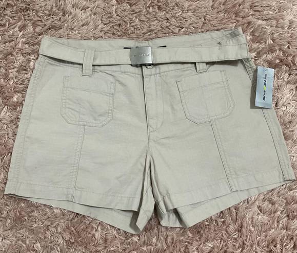 DKNY Vintage Y2K Belted Khaki Shorts