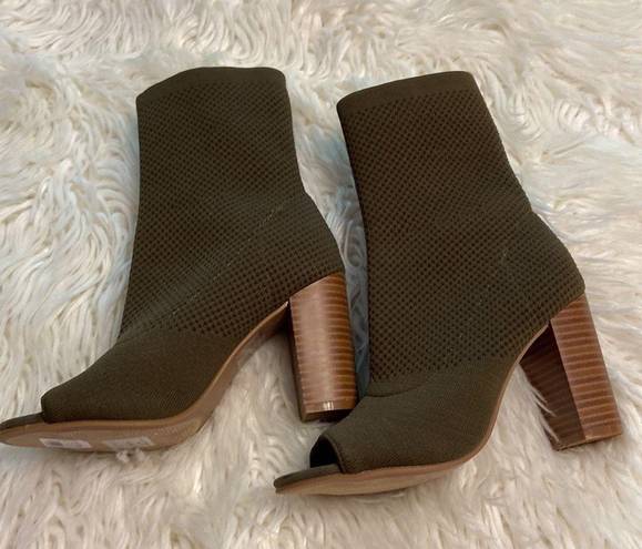 Charlotte Russe  open toes booties size 6 excellent condition dark green color