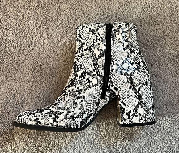 mix no. 6 Snake Skin Ankle Booties