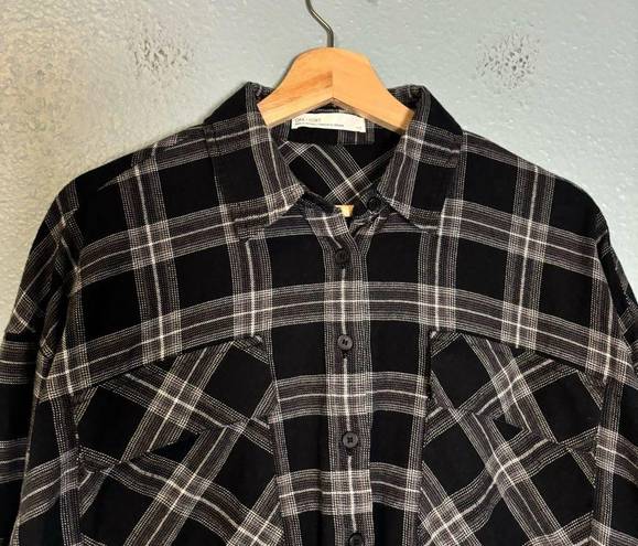 Oak + Fort  Black Plaid Cropped Flannel Collared Shirt