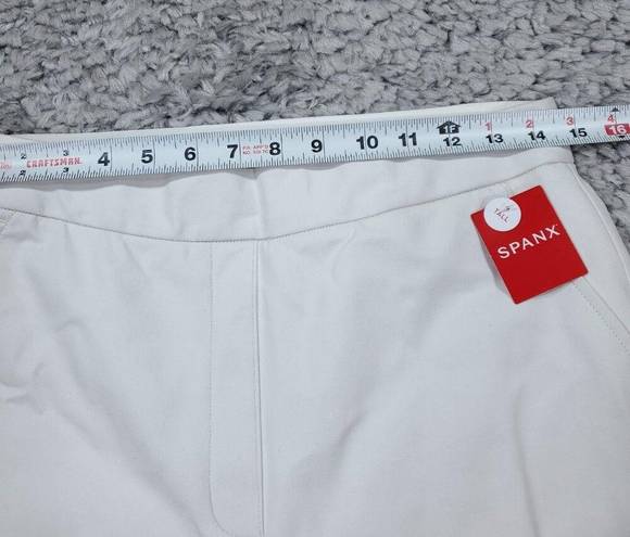 Spanx READ  Medium Tall On the Go Kick Flare Pants 20373T Classic White Pull On