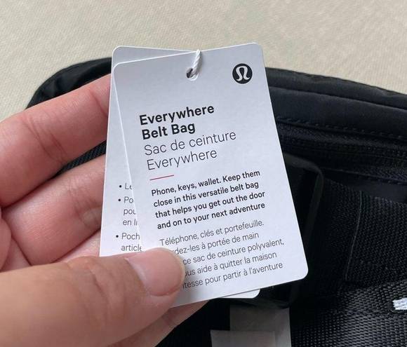 Lululemon everywhere belt bag 1L wordmark logo