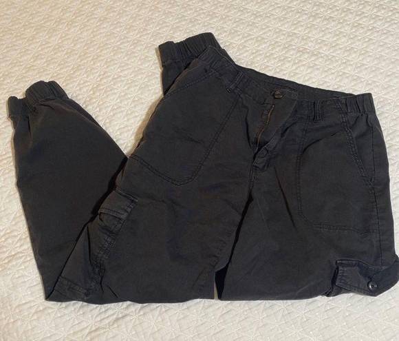 American Eagle black cargo jogger pants