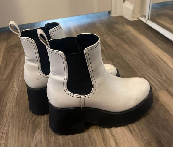 Soda Shoes White Platform Boots