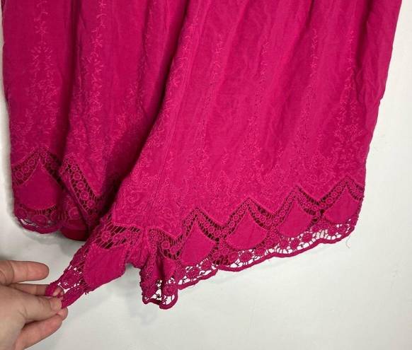 Torrid  fushia pink pleated eyelet shorts size 2