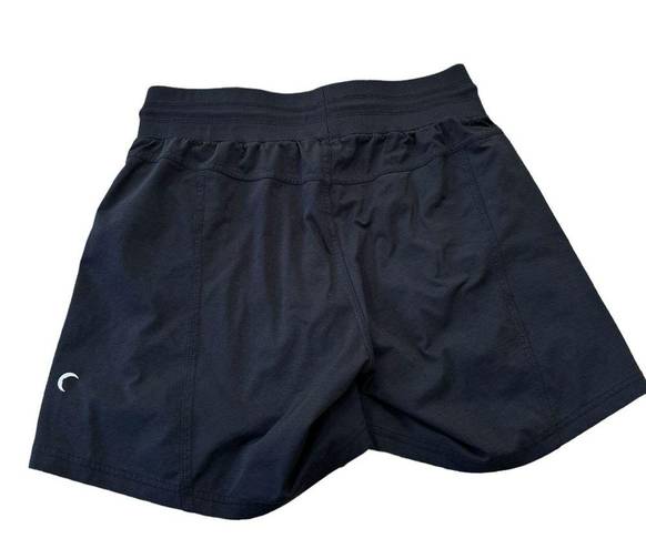 Zyia  Active canyon shorts Size medium