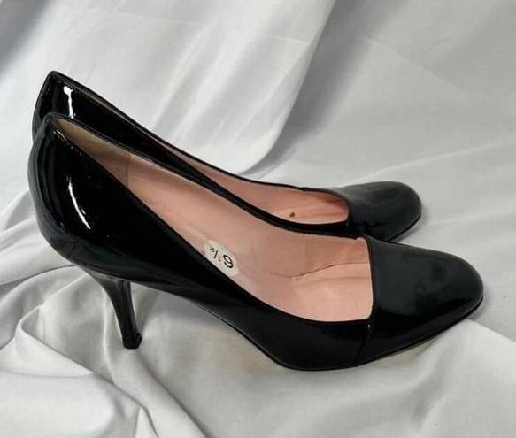 Isaac Mizrahi Vintage  Black Patent Leather Pumps Size 6.5B