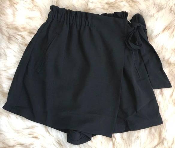 She & Sky Black Skort