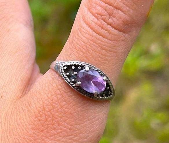 925 silver vintage ring with purple stone marcasite size 8