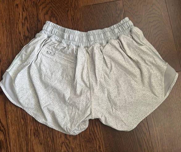 Lululemon Hotty Hot Short II 2.5 Inch