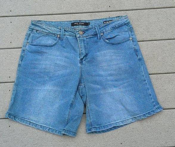 Max jeans  Medium Wash Mid Rise Denim Shorts