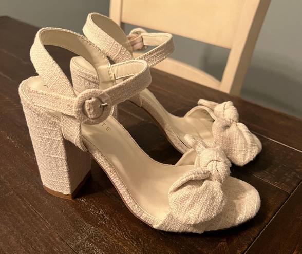 Altar'd State Beige/white Bow Heels!