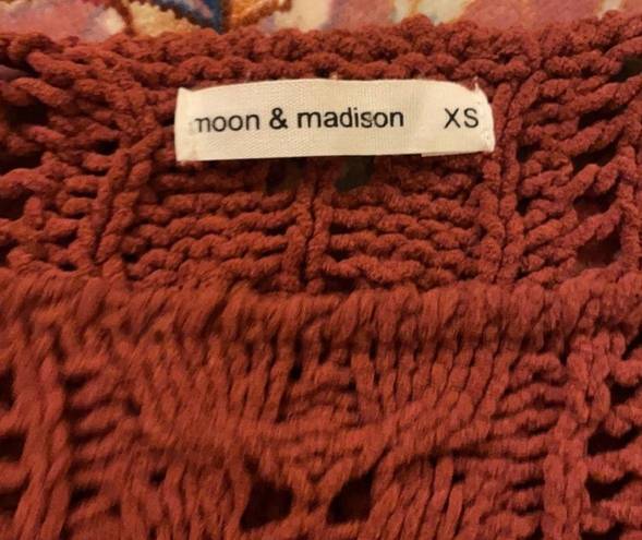 moon&madison Rust Orange Crochet Sweater