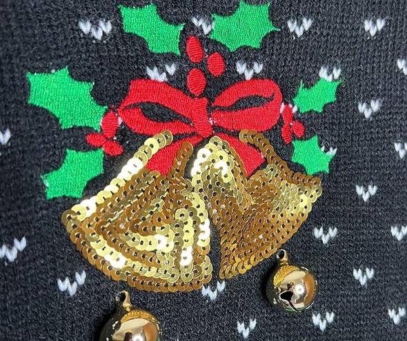 Torrid  1 Christmas “All The Jingle Ladies” Sweater with bells