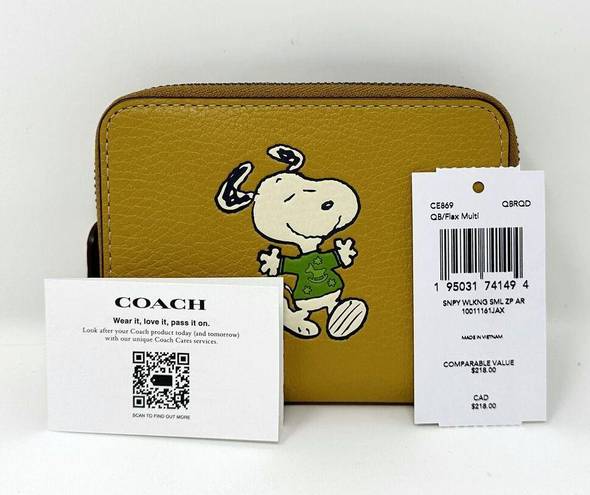 Coach  X Peanuts Small Zip Around Wallet With Snoopy Walk Motif Flax Multi CE869