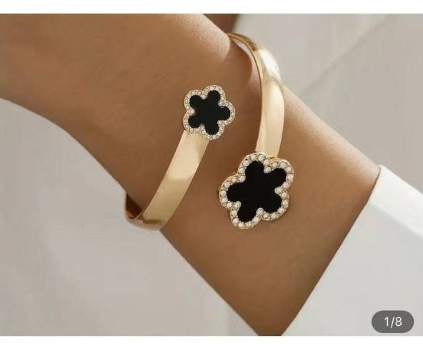 Twisted 18k Gold plated Lucky Flower Geometric  Cuff Bangle