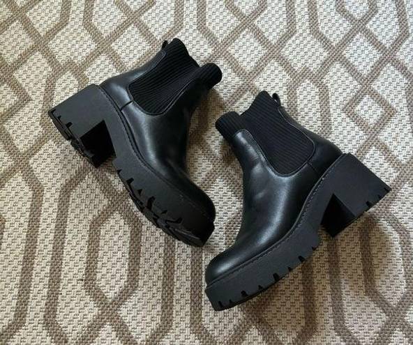 Madden Girl Black Chunky Lug Sole Black Heeled Ankle Trash Boots Size 7