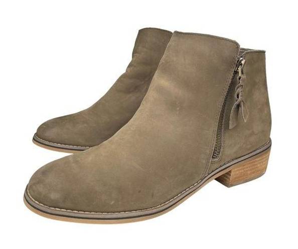 Blondo  Waterproof Womens Liam Ankle Boots Khaki Olive Side Zip Lug Sole