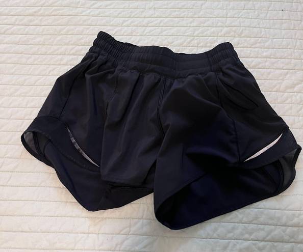 Lululemon Hotty Hot Shorts 4”