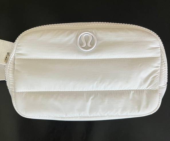 Lululemon Everywhere Belt Bag *Wunder Puff