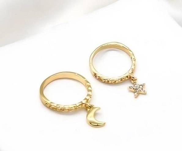 The Moon  Star Chain Rings